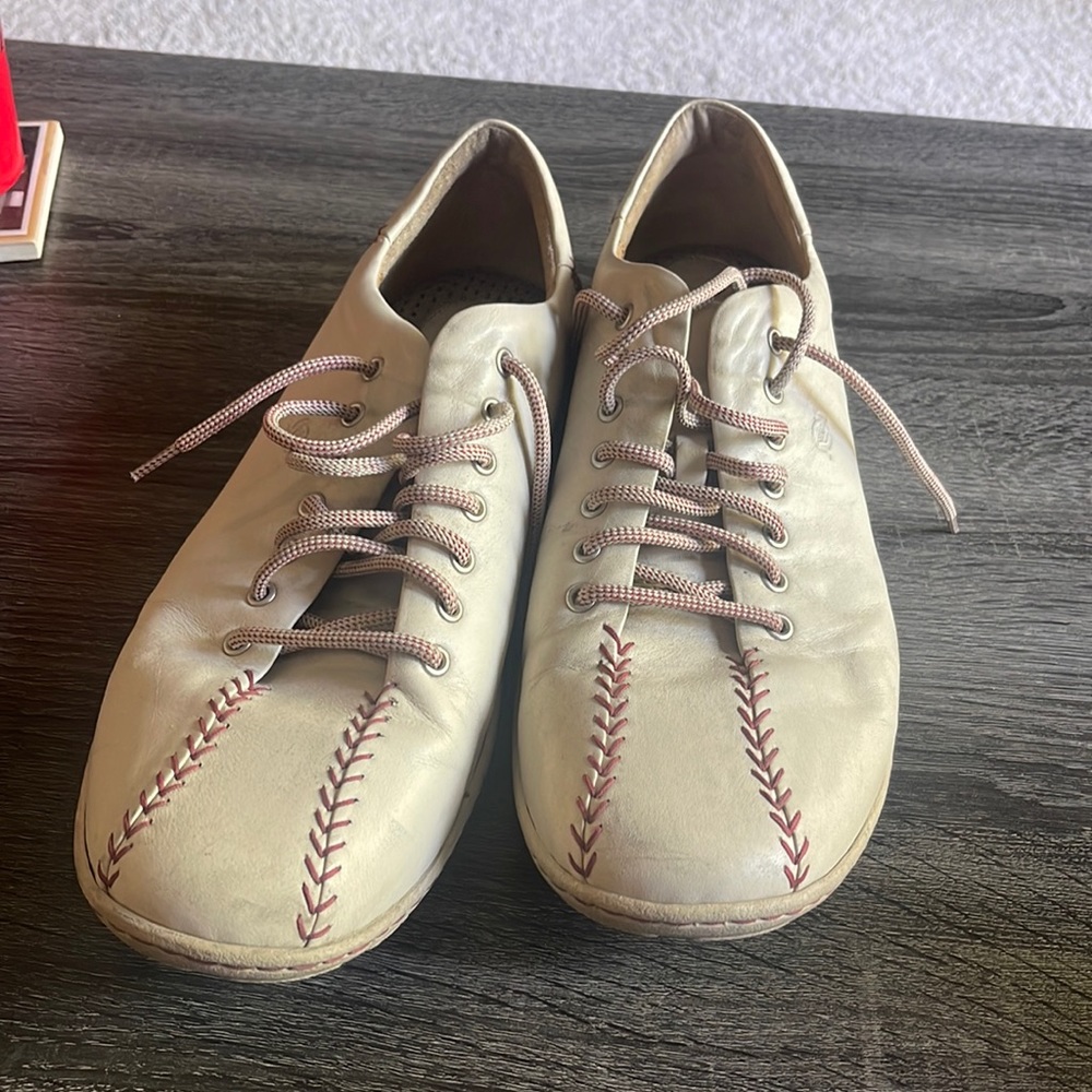 Born baseball shoes size 11.5